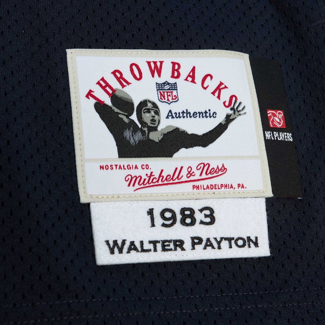 Men's Chicago Bears 1985 Walter Payton White Throwback NFL Football Jersey - view 11